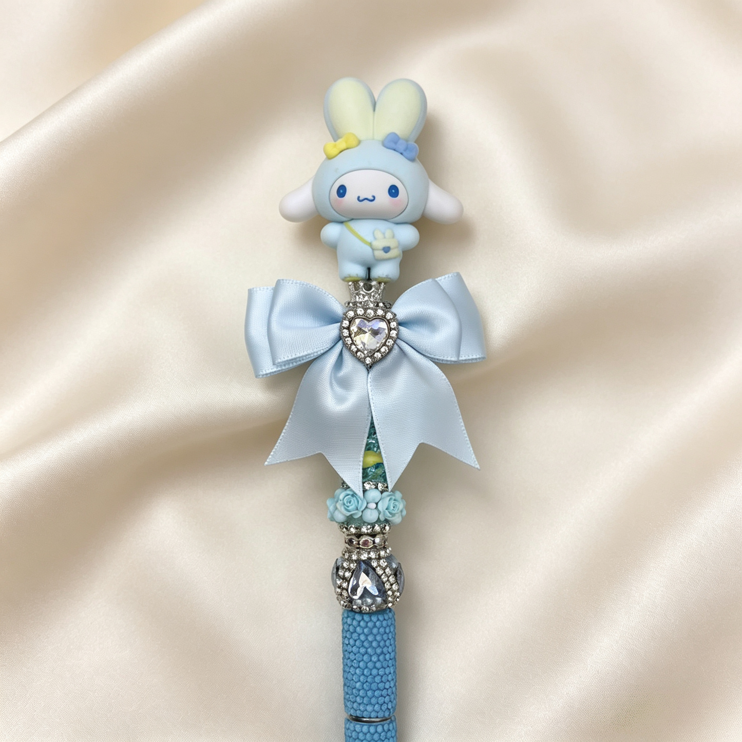 Ice‑Blue Cinna Bunny Rhinestone Handmade Pen