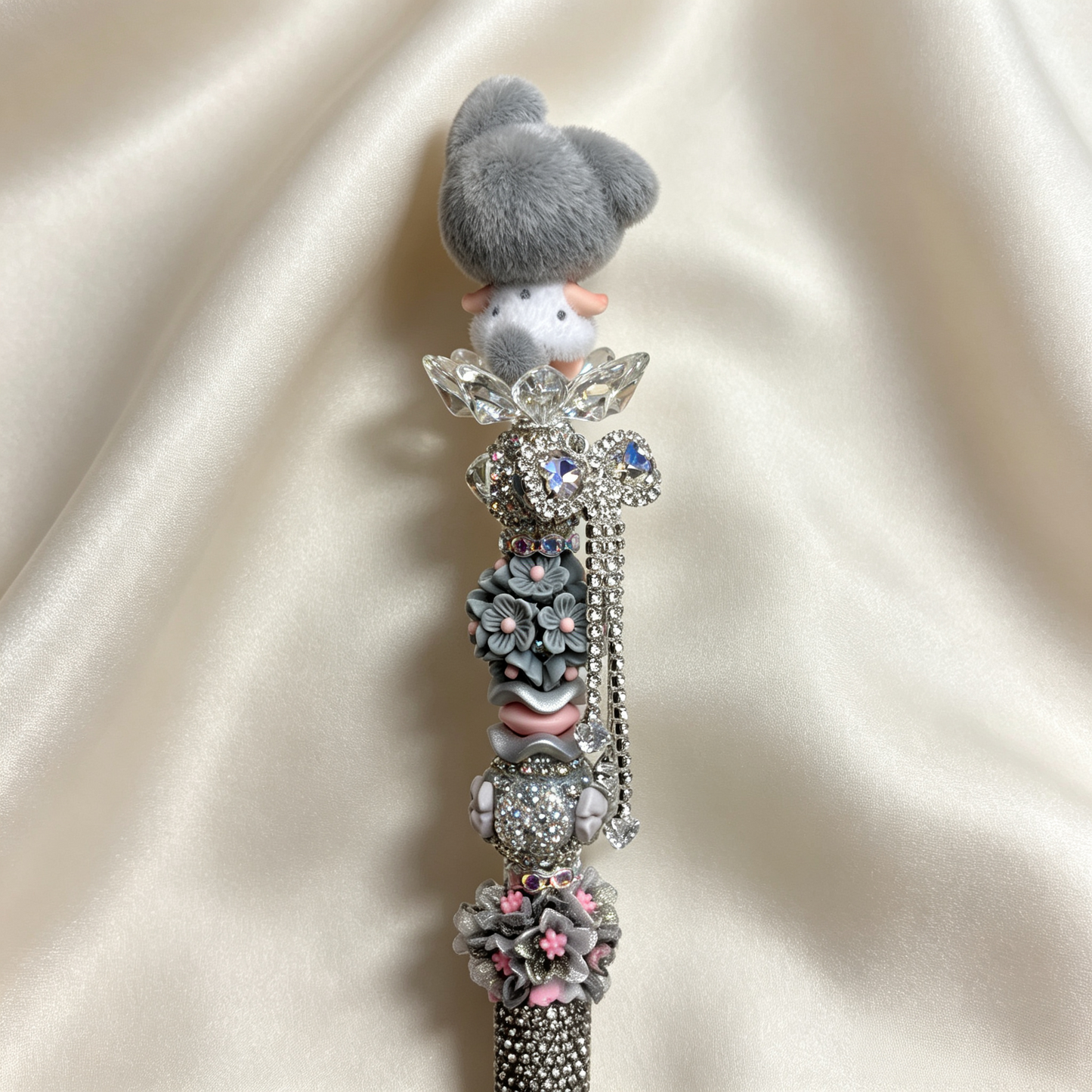 Grey Floral Nommi Handmade Rhinestone Pen